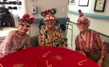 Newsletter July 2022 Cabot Cove assisted living residents ready for the holidays