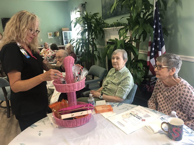 explore assisted living community Cabot Cove of Largo trivia night at Cabot Cove of Largo